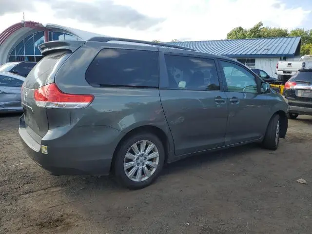 2012 TOYOTA SIENNA XLE  