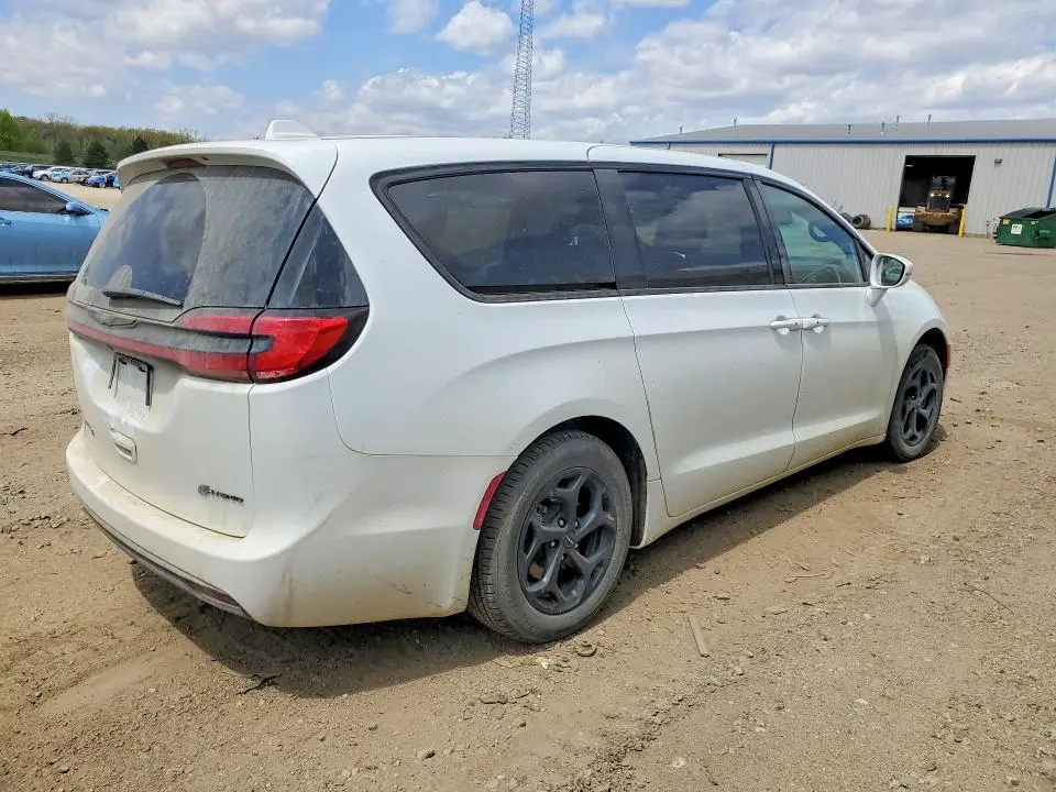 2022 CHRYSLER PACIFICA HYBRID TOURING L  