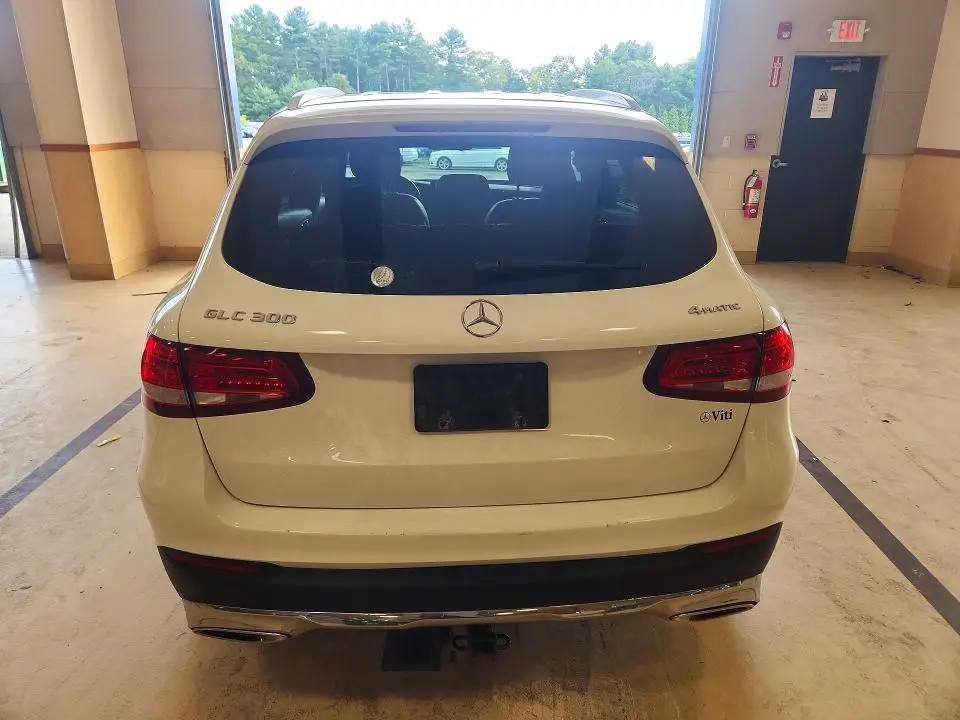 2018 MERCEDES-BENZ GLC 300 4MATIC  