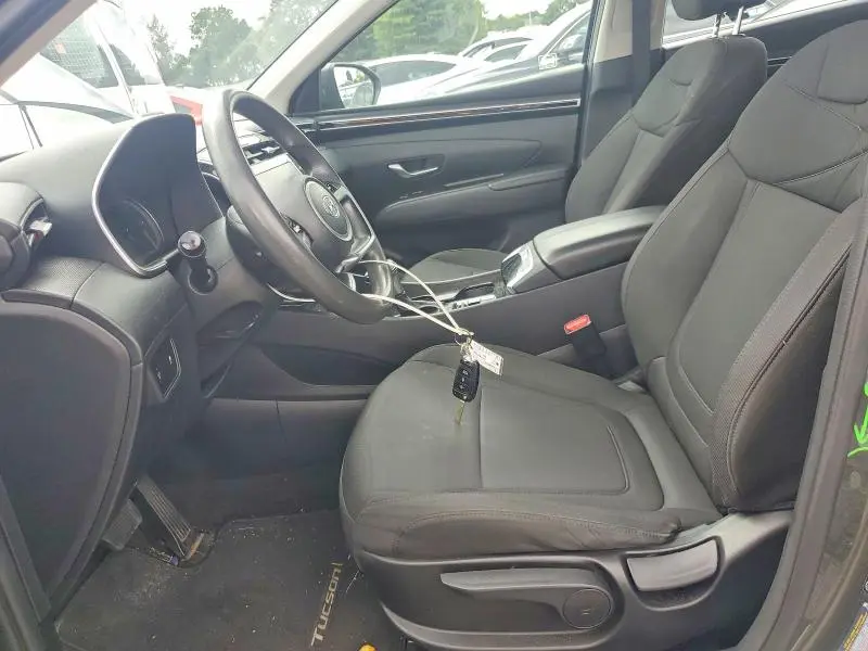 2022 HYUNDAI TUCSON SE  