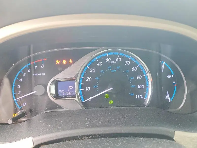 2013 TOYOTA SIENNA XLE  