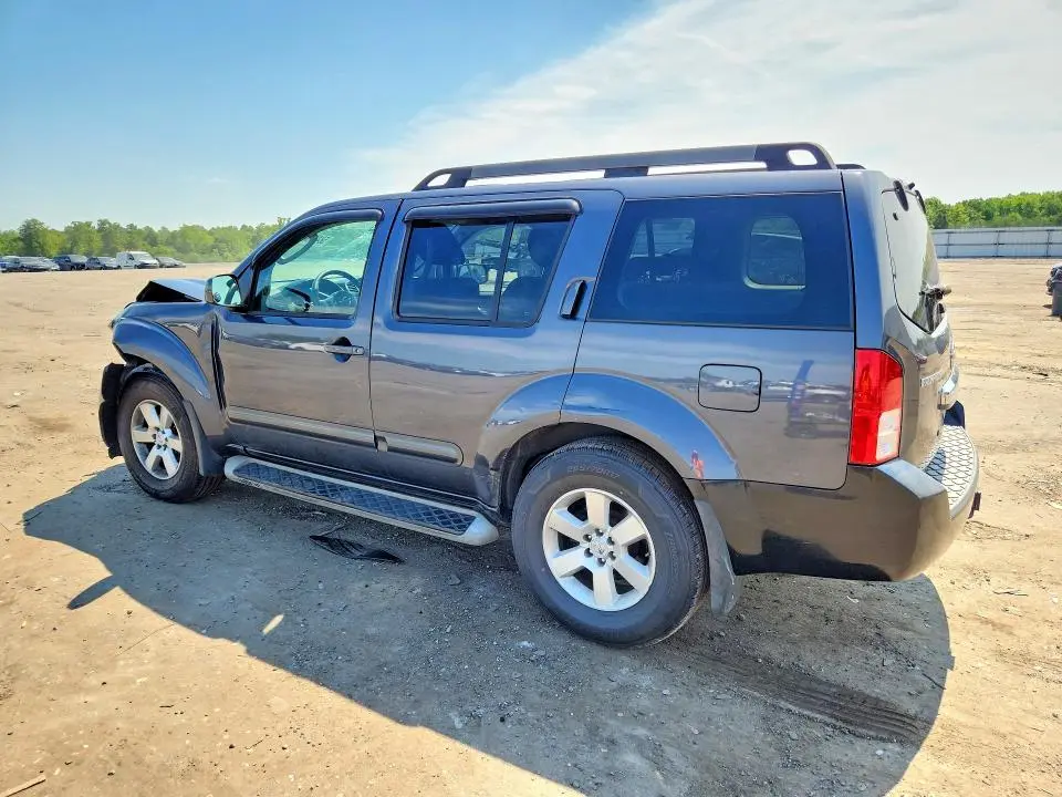 2011 NISSAN PATHFINDER S  