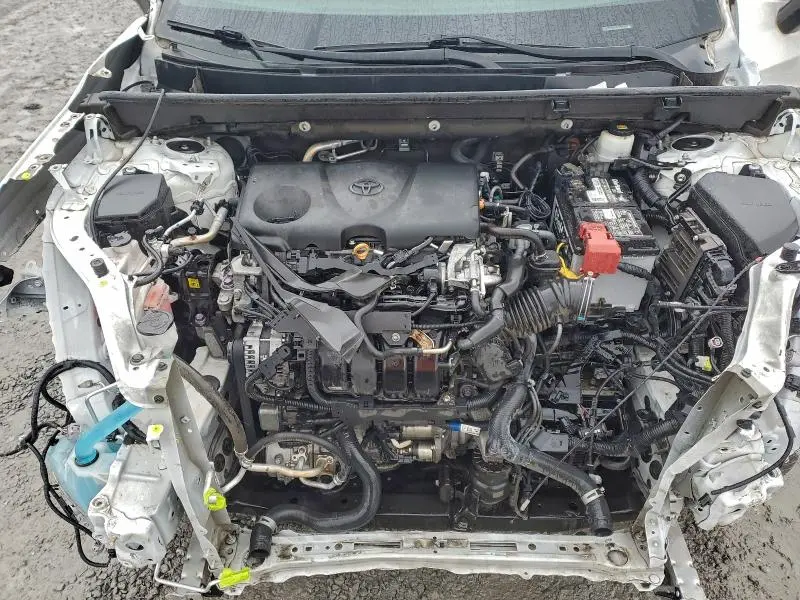 2021 TOYOTA RAV4 XLE  