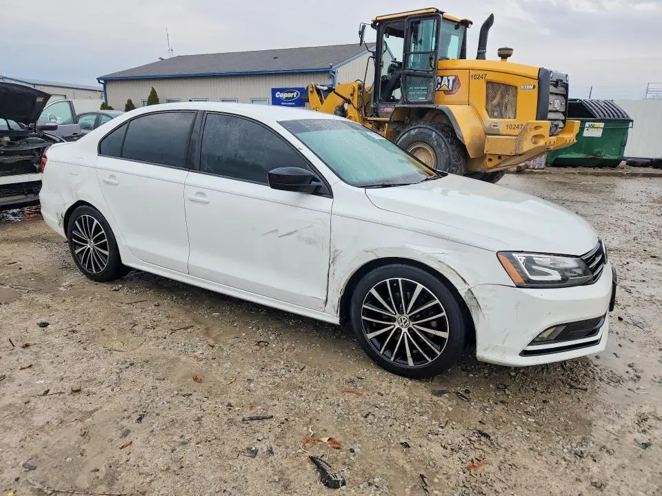 2016 VOLKSWAGEN JETTA SPORT  