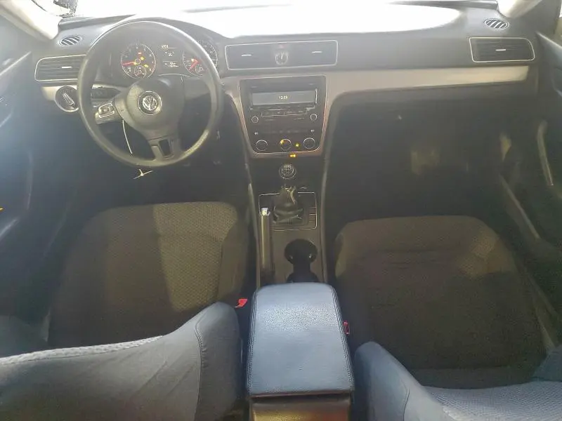 2012 VOLKSWAGEN PASSAT S  