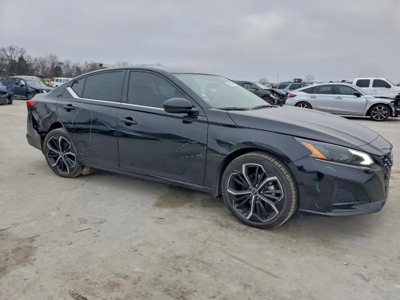 2023 NISSAN ALTIMA SR  