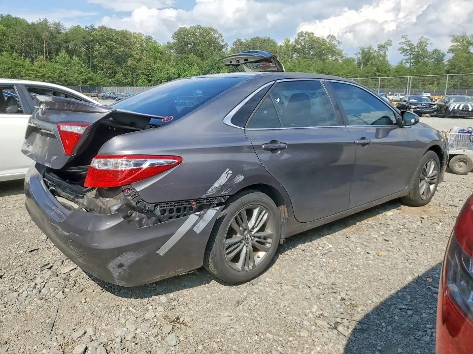 2016 TOYOTA CAMRY SE  