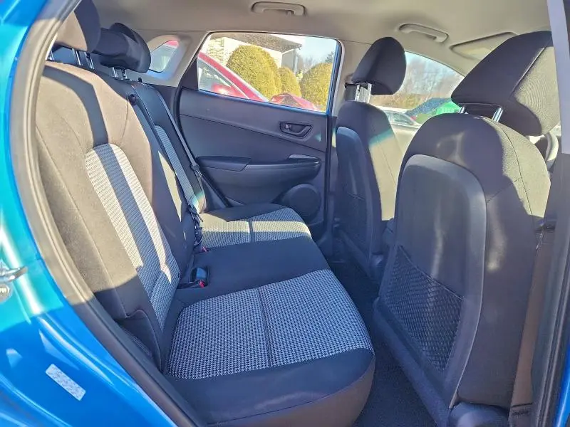 2020 HYUNDAI KONA SE  