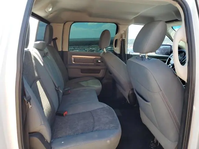 2016 RAM 1500 SLT  
