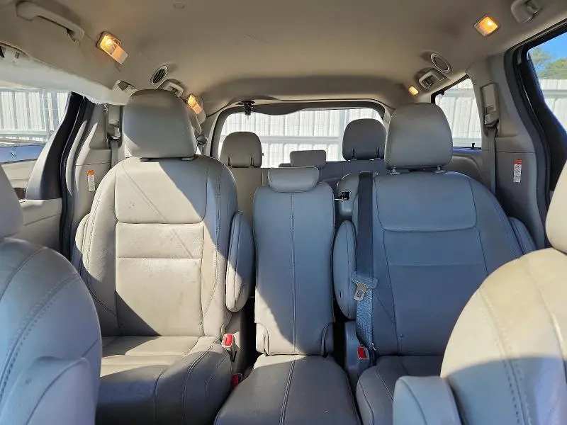 2017 TOYOTA SIENNA XLE 8-PASSENGER  