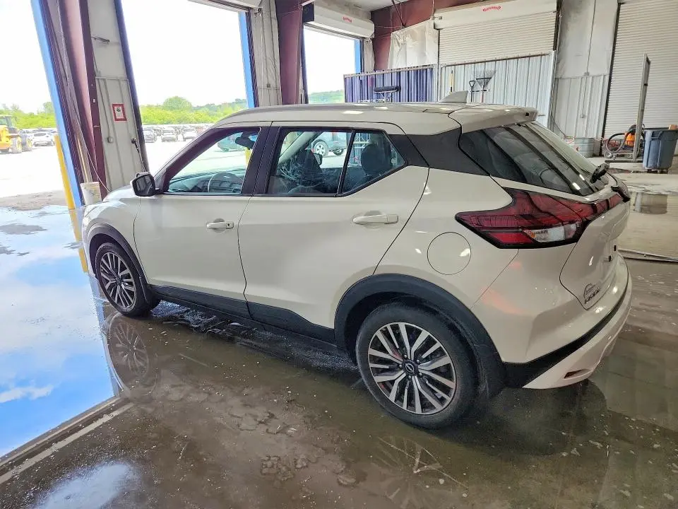 2022 NISSAN KICKS SV  