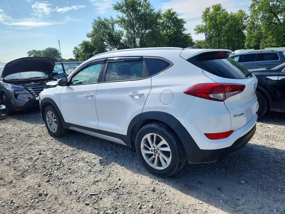 2017 HYUNDAI TUCSON SE  