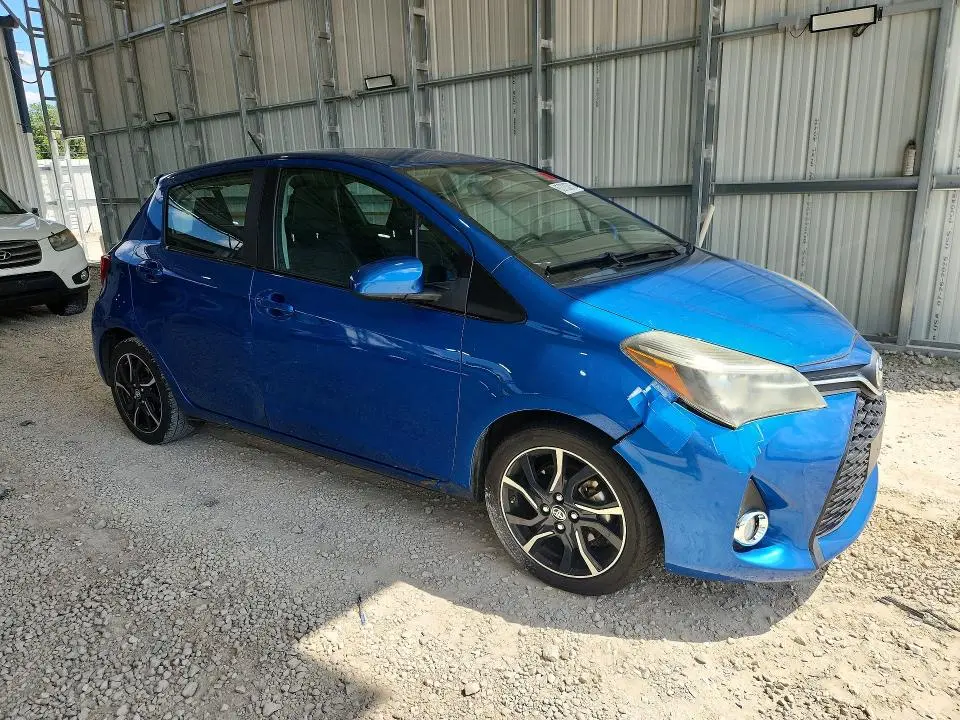 2015 TOYOTA YARIS 5-DOOR SE  