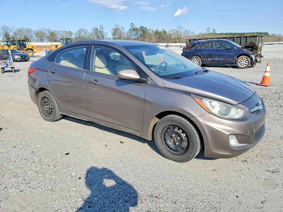 2013 HYUNDAI ACCENT GLS  