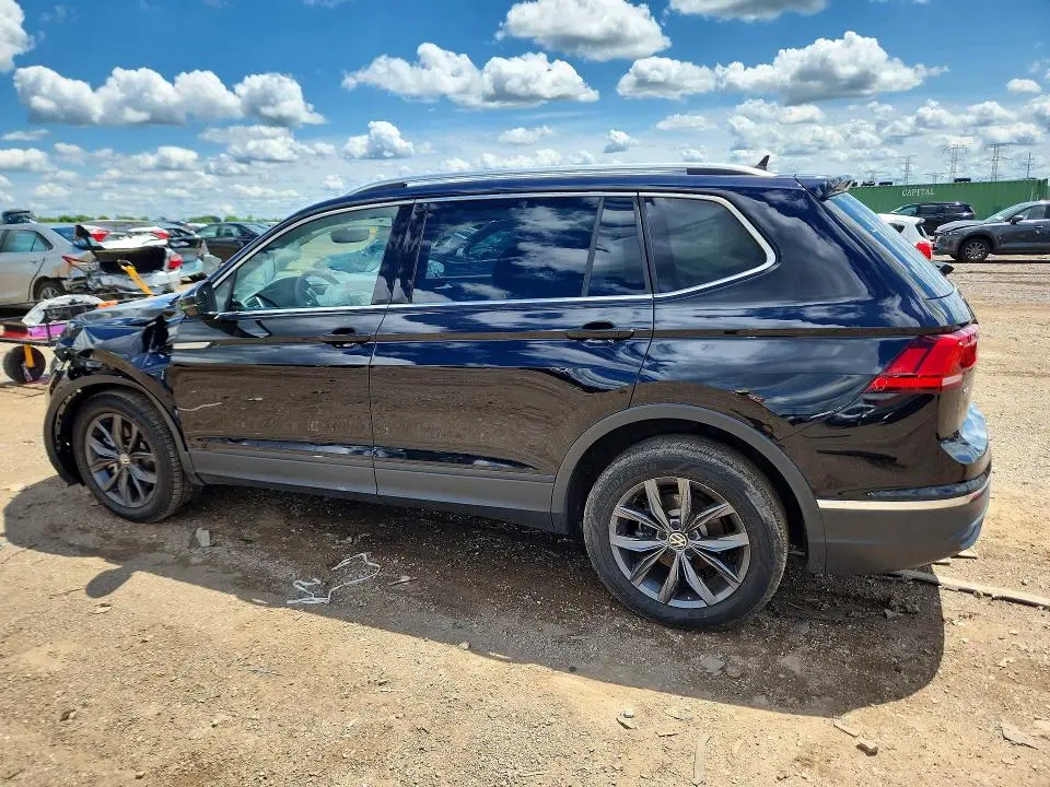 2022 VOLKSWAGEN TIGUAN SE  
