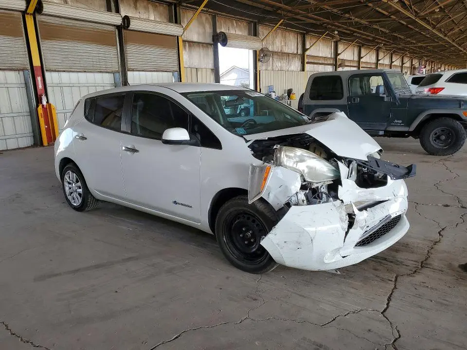 2015 NISSAN LEAF S  