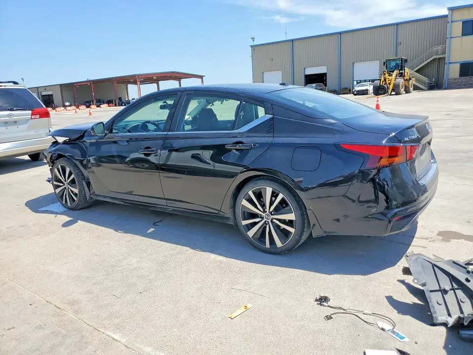 2019 NISSAN ALTIMA SR  