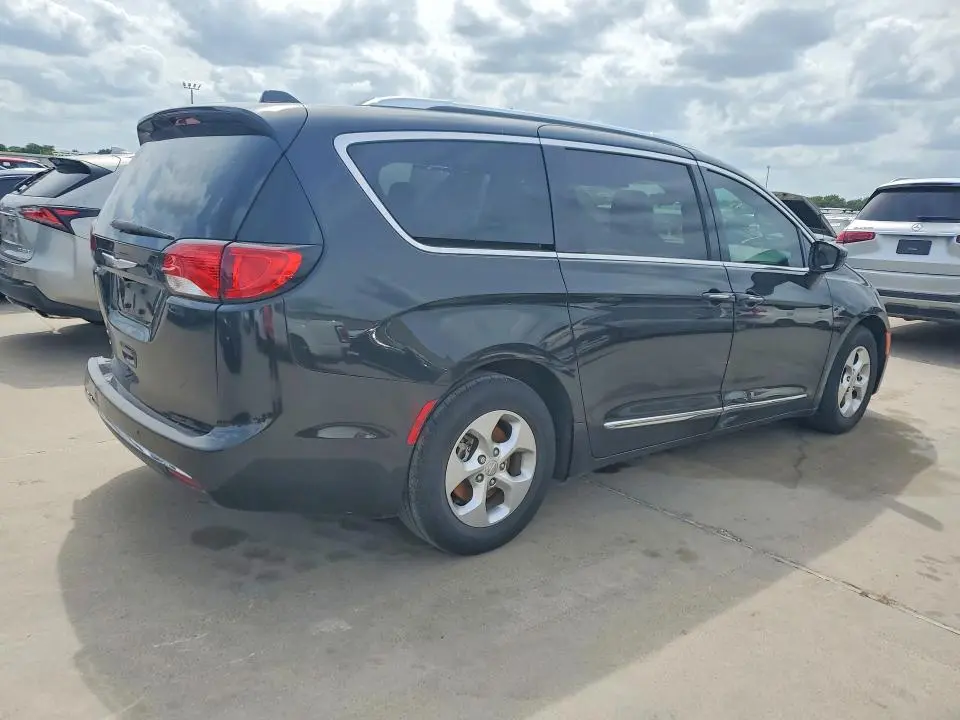 2017 CHRYSLER PACIFICA TOURING L PLUS  