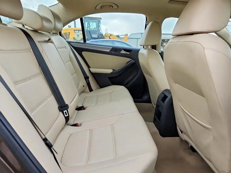 2015 VOLKSWAGEN JETTA SE  