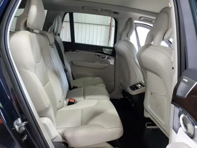 2016 VOLVO XC90 T6  