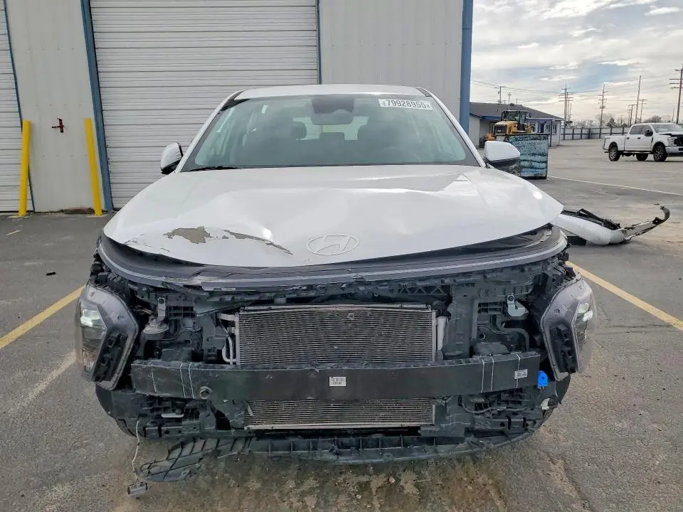 2024 HYUNDAI KONA SE  