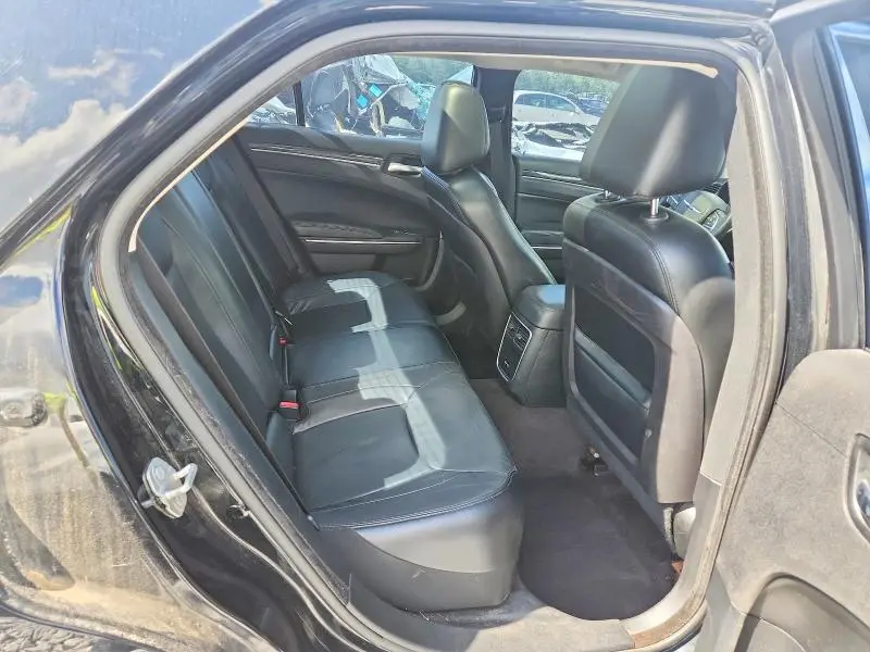 2016 CHRYSLER 300 LIMITED  