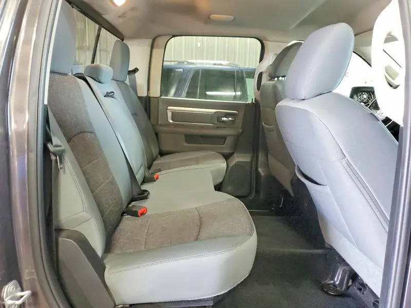 2015 RAM 1500 SLT  