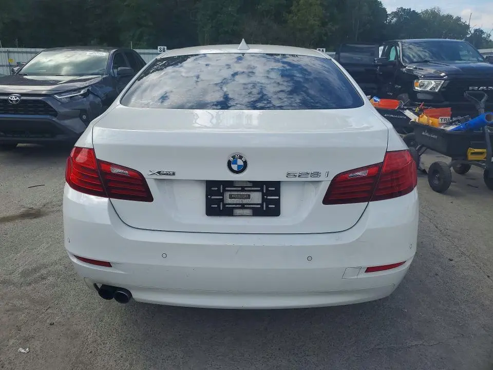 2015 BMW 528 XI  