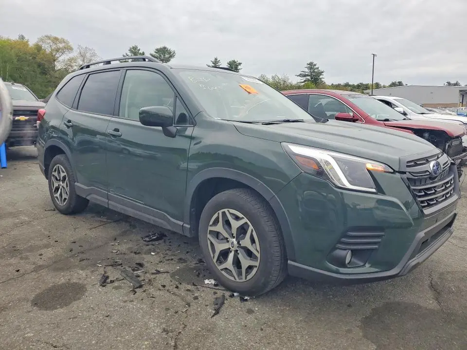2022 SUBARU FORESTER PREMIUM  