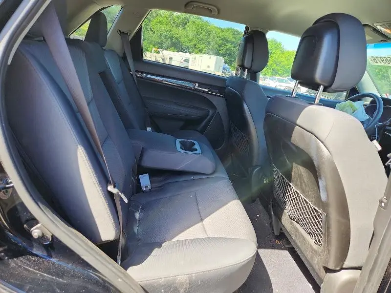 2013 KIA SORENTO LX  