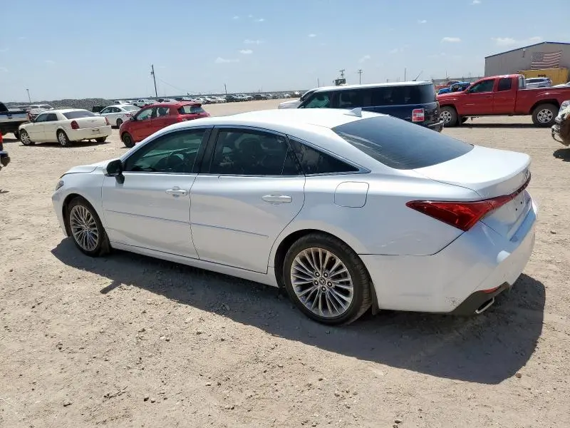 2019 TOYOTA AVALON XLE  