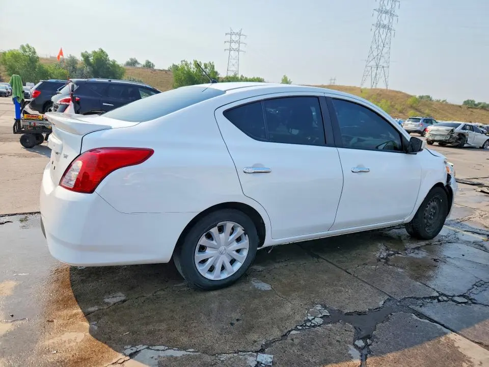 2019 NISSAN VERSA SV  