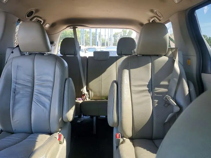 2011 TOYOTA SIENNA XLE 7-PASSENGER  