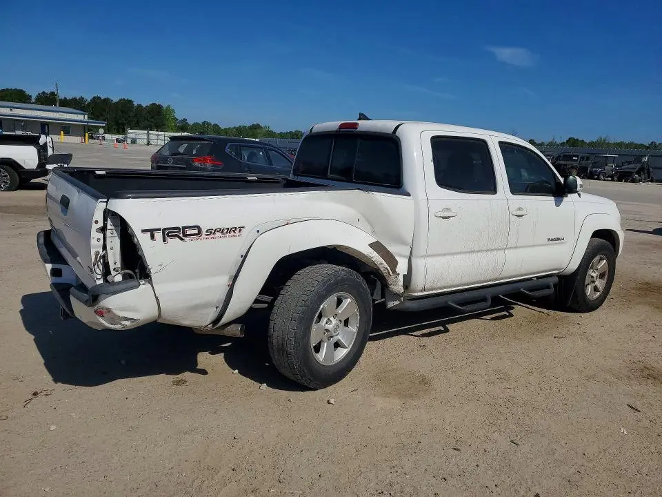 2015 TOYOTA TACOMA V6  