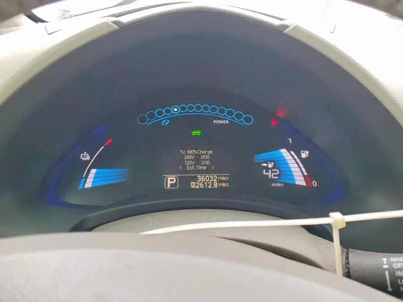 2012 NISSAN LEAF SV  