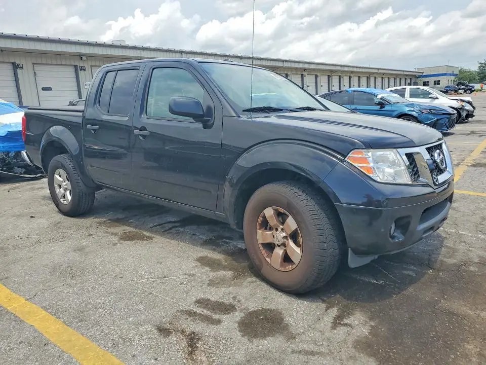 2013 NISSAN FRONTIER S  