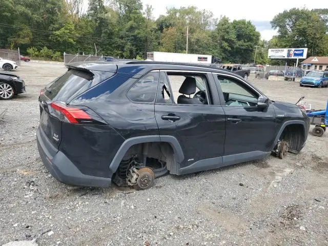 2021 TOYOTA RAV4 XLE  