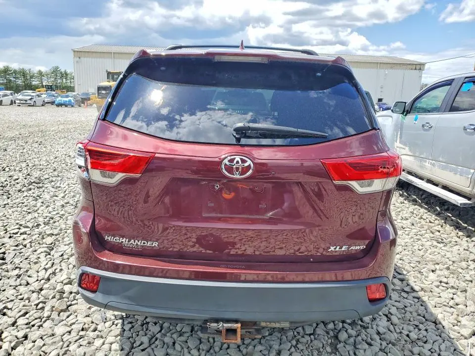 2017 TOYOTA HIGHLANDER XLE  