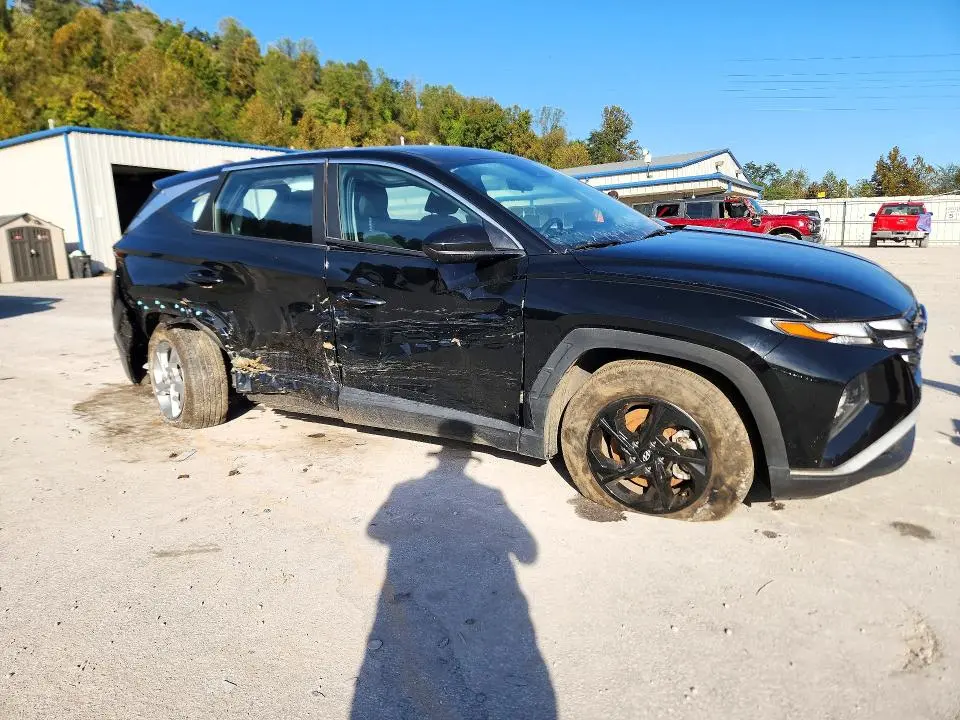 2024 HYUNDAI TUCSON SE  