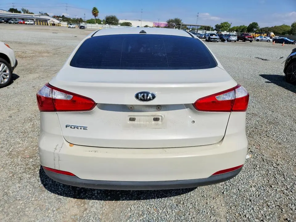 2015 KIA FORTE LX  