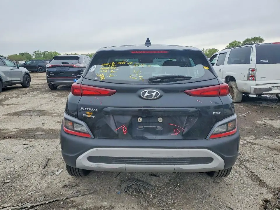 2022 HYUNDAI KONA SE  