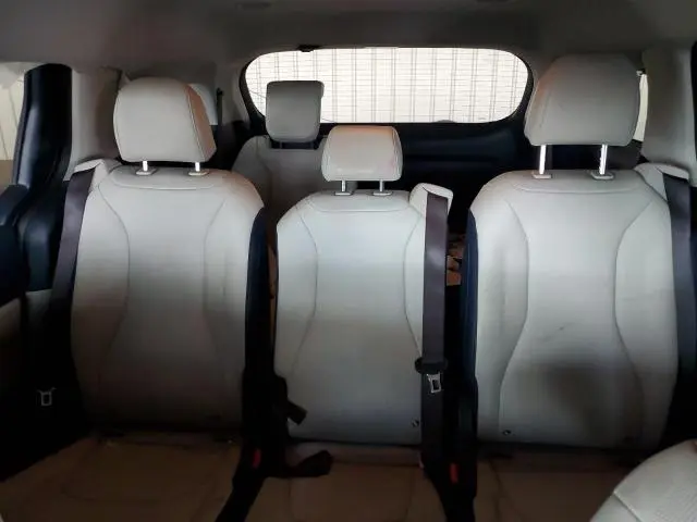 2025 KIA CARNIVAL EX  