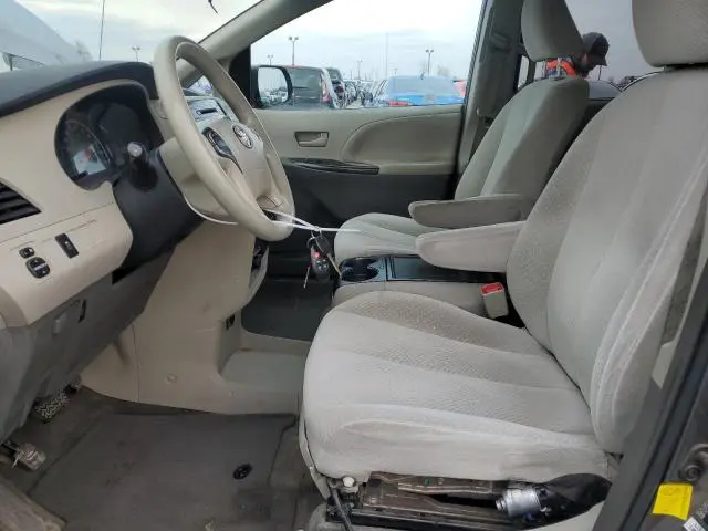 2013 TOYOTA SIENNA LE