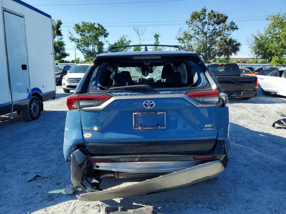 2024 TOYOTA RAV4 XSE  
