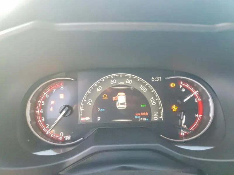 2025 TOYOTA RAV4 XLE  