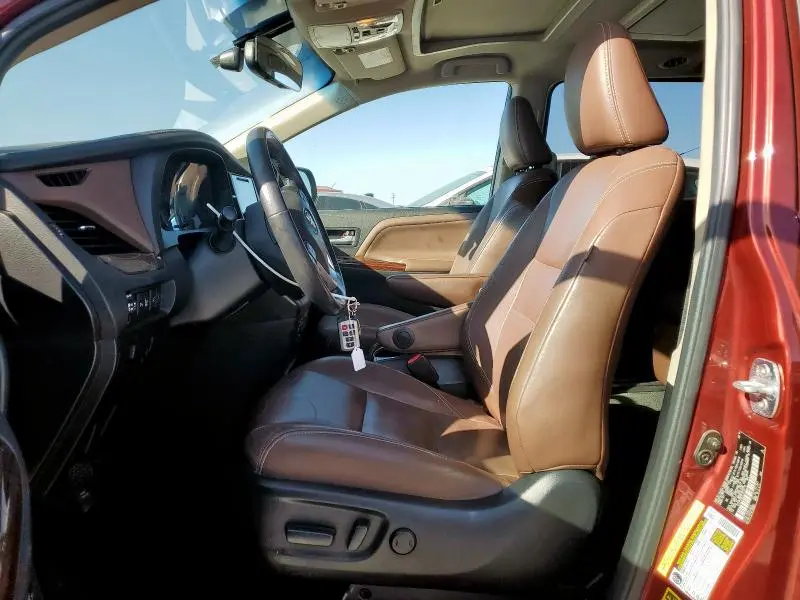 2015 TOYOTA SIENNA XLE  