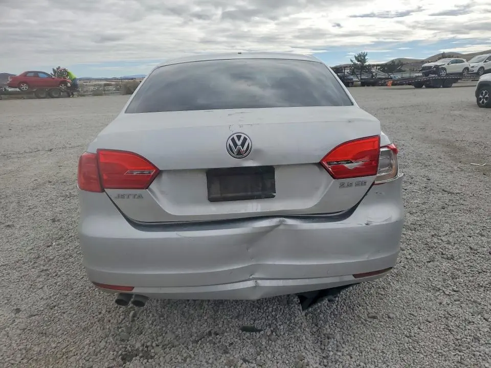 2012 VOLKSWAGEN JETTA SE  