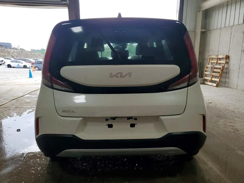 2025 KIA SOUL LX  