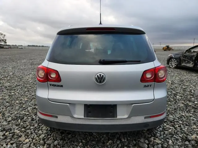 2011 VOLKSWAGEN TIGUAN S  