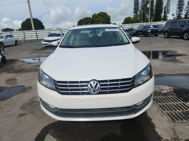 2013 VOLKSWAGEN PASSAT SEL  